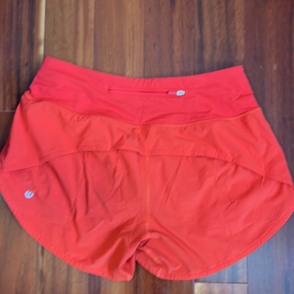 Lululemon sowed shorts size 6 tall - Picture 2 of 4